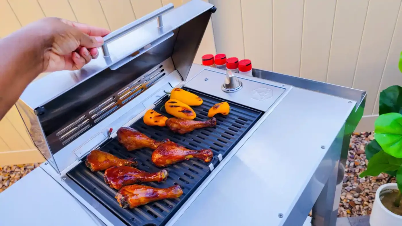 Kenyon Argentina Parrillas Eléctricas - City Grill Stand en patio