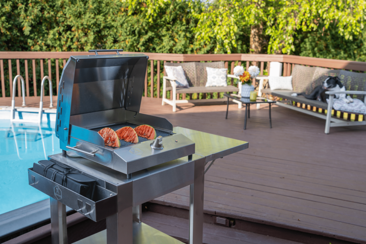 Kenyon Argentina Parrillas Eléctricas - grillado junto a la piscina