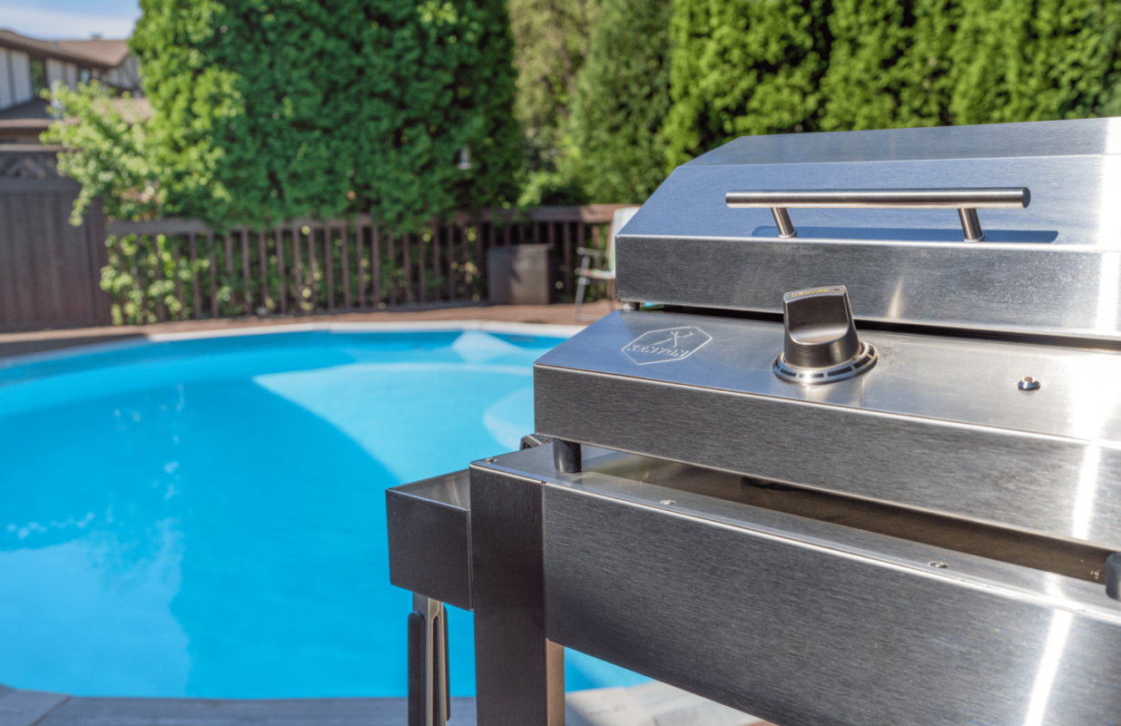 Kenyon Argentina Parrillas Eléctricas - Parrilla junto a la piscina