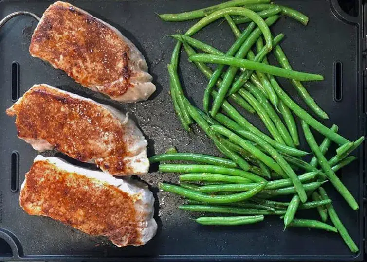 Kenyon Argentina Parrillas Eléctricas - Carnes y vegetales grillados