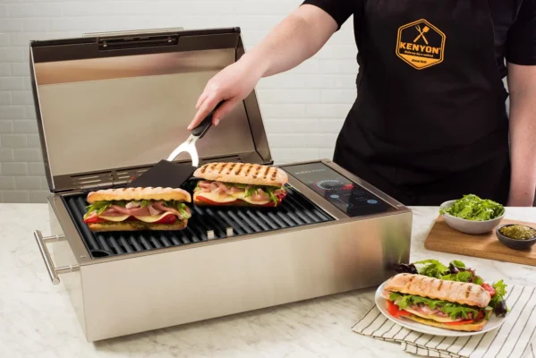 Kenyon Argentina parrillas electricas portables Frontier-Grill-with-Grilled-Brie-and-Bread