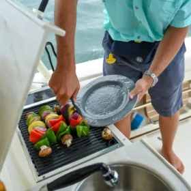 Kenyon Argentina parrillas eléctricas empotrables - Brochetas frescas listas para la parrilla